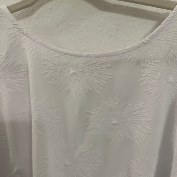Liz Claiborne White Textured Blouse | Bell Sleeve Top | Size 1X - Picture 5 of 15